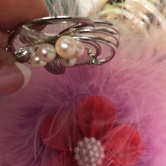 Vintage SILVER w real PEARLS STERLING SILVER brooch designer etched filagree - Picture 10 of 12